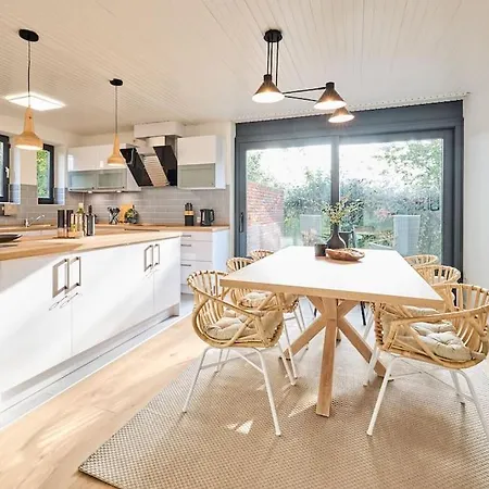 Dom wakacyjny Haus Lavard *